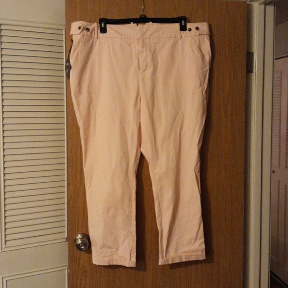 Light Pink Capris - Picture 1 of 3